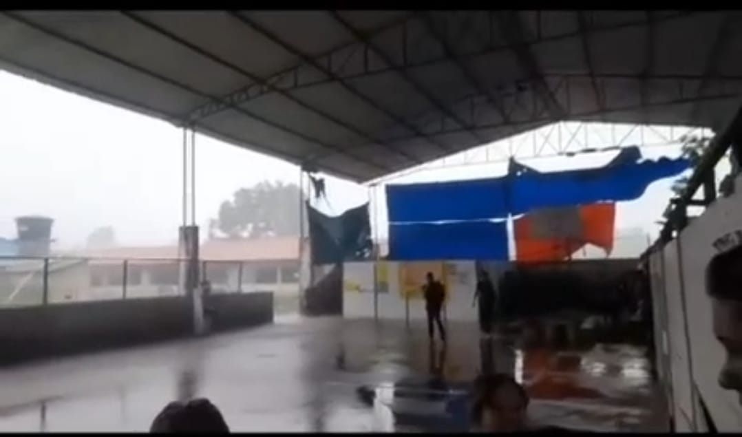 Aluna denuncia precariedade em escola da região do Mamiá: obra se aproxima de 2 anos e estudantes enfrentam chuva e calor em salas improvisadas